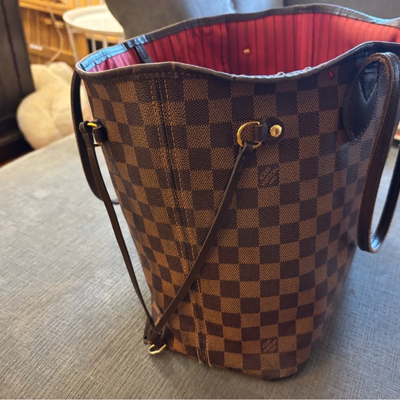 Authentic Louis Vuitton Never Full Damier - Picture 2 of 10